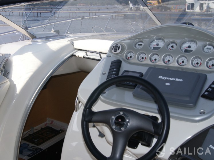 Cranchi Zaffiro 36 - Yacht Charter Sailica