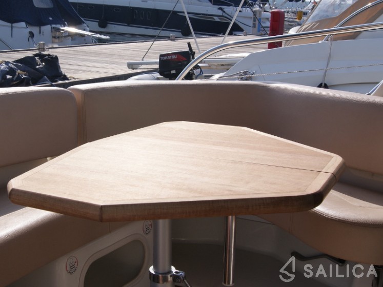Cranchi Zaffiro 36 - Yacht Charter Sailica