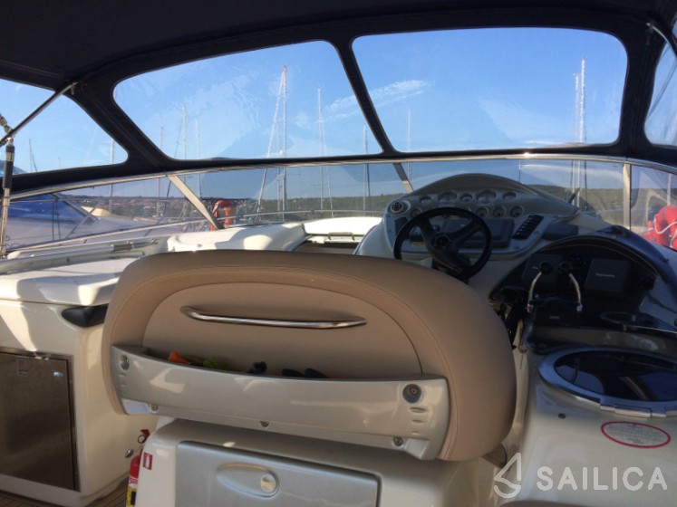 Cranchi Zaffiro 36 - Yacht Charter Sailica