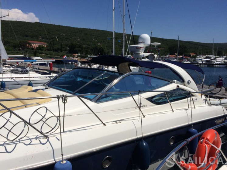 Cranchi Zaffiro 36 - Yacht Charter Sailica