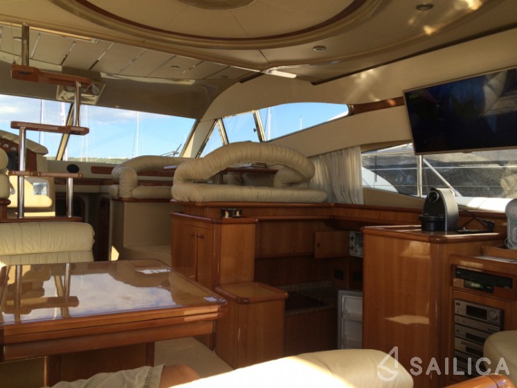 Ferretti 460 - Yacht Charter Sailica