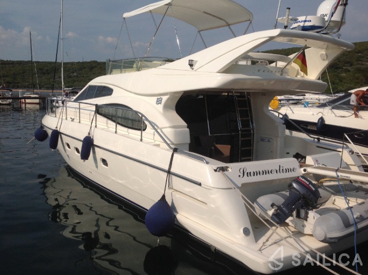 Ferretti 460 - Yacht Charter Sailica
