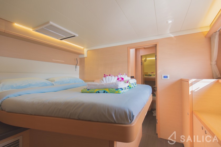 Lagoon 52F - Yacht Charter Sailica