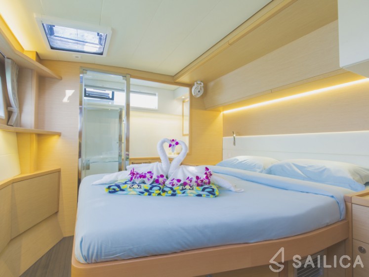 Lagoon 52F - Yacht Charter Sailica