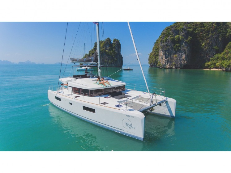 Lagoon 52F - Yacht Charter Sailica