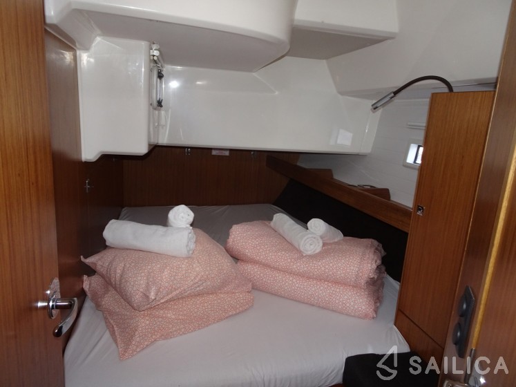 Bavaria 46 Cruiser - Yacht Charter Sailica