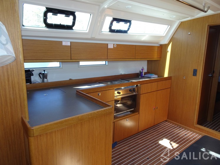Bavaria 46 Cruiser - Yacht Charter Sailica