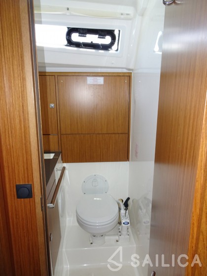 Bavaria 46 Cruiser - Yacht Charter Sailica