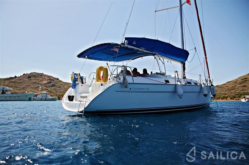 Cyclades 43.4 - Yacht Charter Sailica