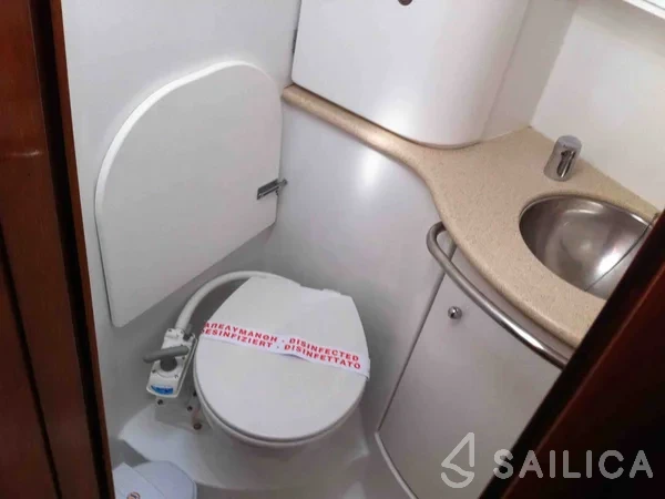 Sun Odyssey 49DS - Yacht Charter Sailica
