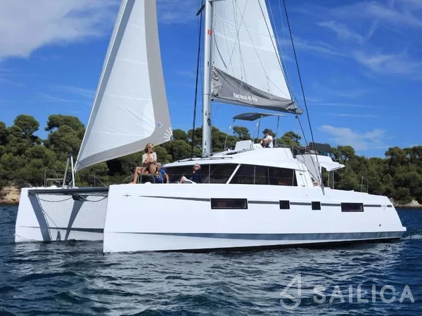 Nautitech 46 Fly - Yacht Charter Sailica