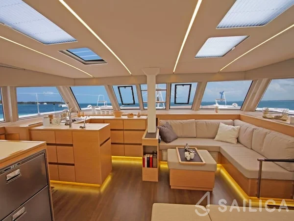 Nautitech 46 Fly - Yacht Charter Sailica