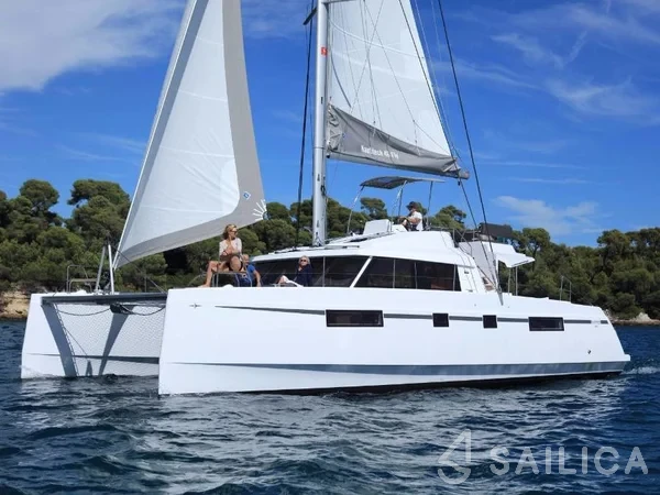 Nautitech 46 Fly - Yacht Charter Sailica