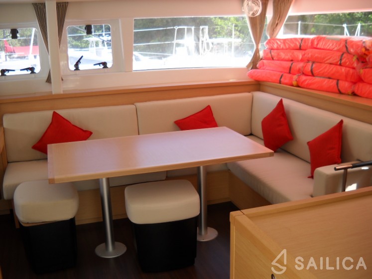 Lagoon 450 - Yacht Charter Sailica