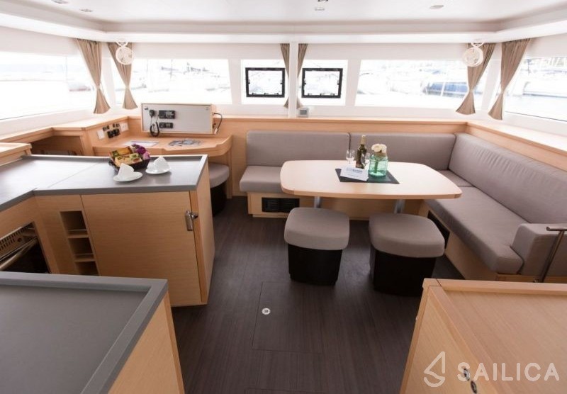 Lagoon 450 - Yacht Charter Sailica