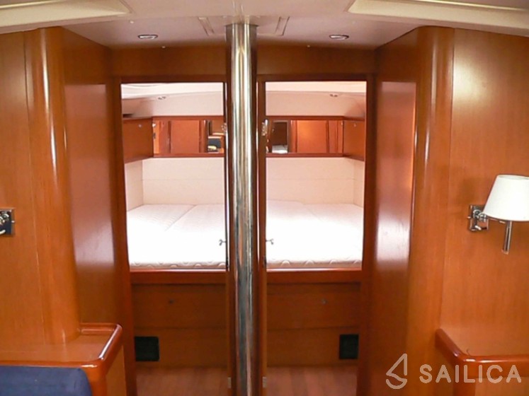 Oceanis 54 - Yacht Charter Sailica