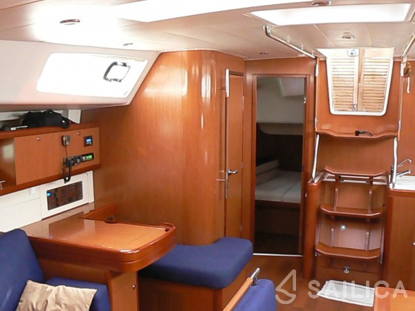 Oceanis 54 - Yacht Charter Sailica