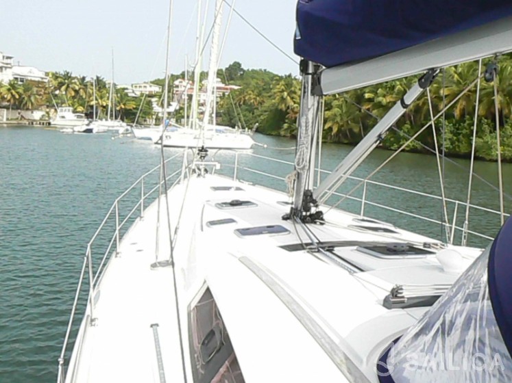 Oceanis 54 - Yacht Charter Sailica