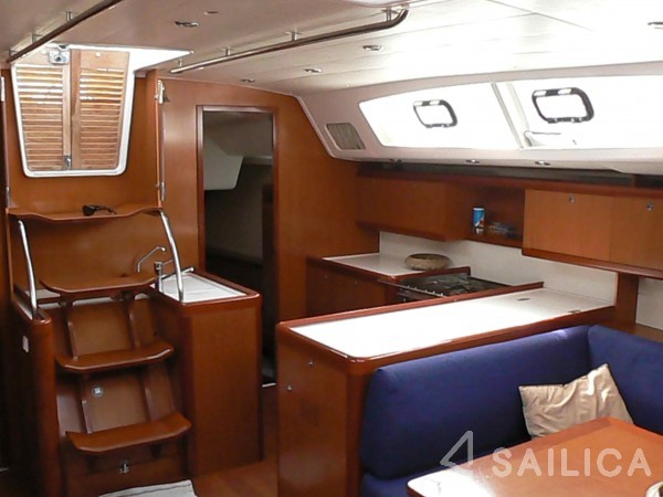 Oceanis 54 - Yacht Charter Sailica