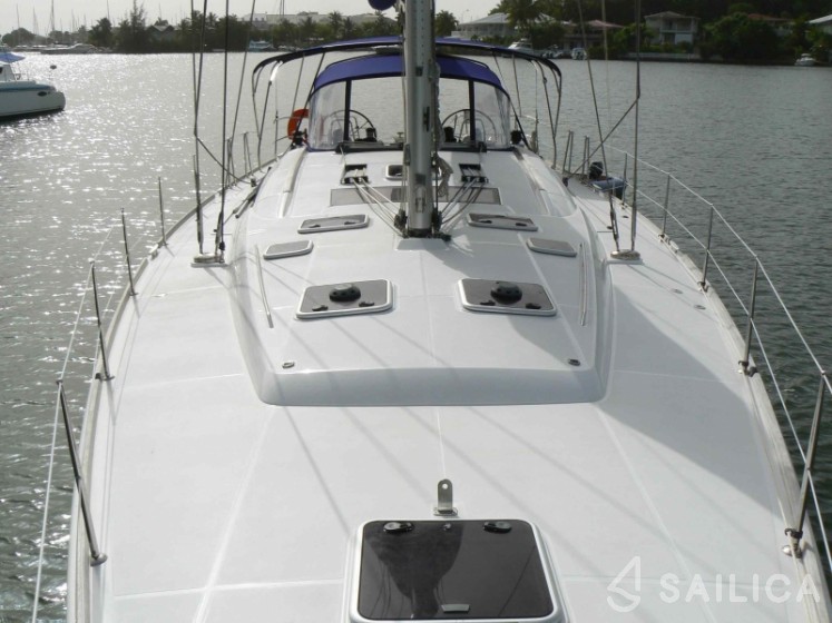 Oceanis 54 - Yacht Charter Sailica