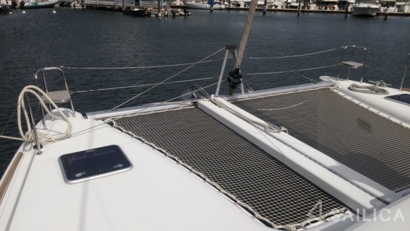 Lagoon 400 S2 - Yacht Charter Sailica