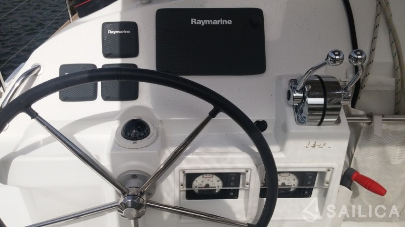 Lagoon 400 S2 - Yacht Charter Sailica