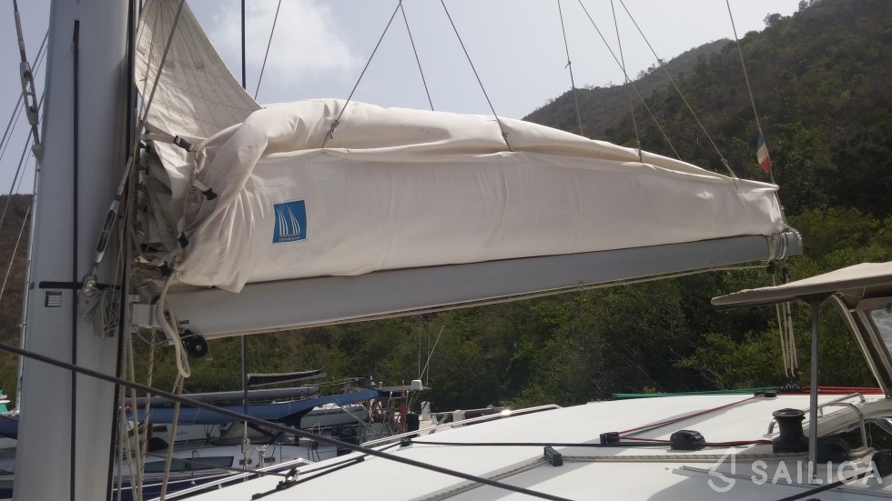 Lagoon 400 S2 - Yacht Charter Sailica