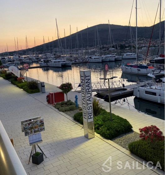 Sessa Marine S26 - Yacht Charter Sailica