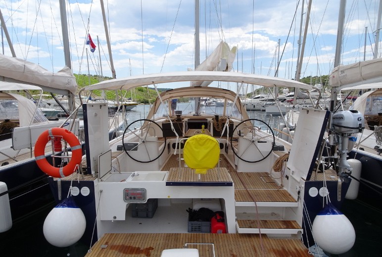 Dufour 560 Grand Large - Yacht Charter Sailica