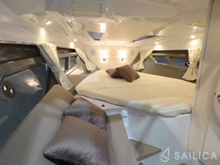 Finnmaster T8 - Yacht Charter Sailica