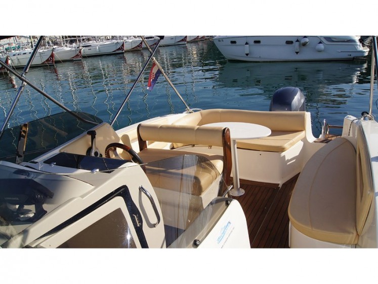 Eolo 650 - Yacht Charter Sailica