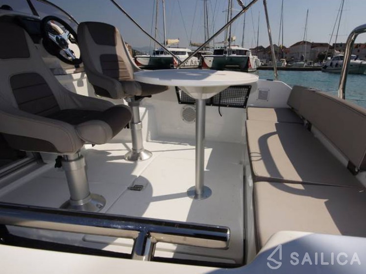 Cap Camarat 5.5 WA S2 - Yacht Charter Sailica