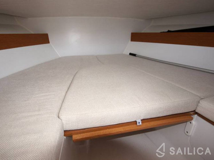 Cap Camarat 5.5 WA S2 - Yacht Charter Sailica