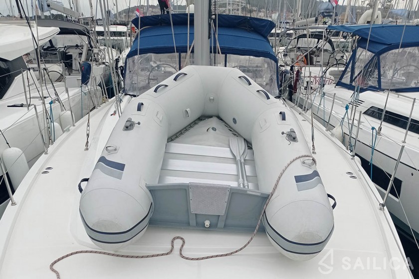 Oceanis 51.1 - Yacht Charter Sailica