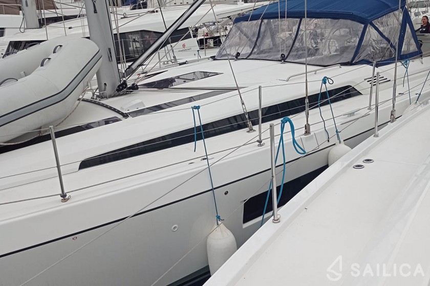 Oceanis 51.1 - Yacht Charter Sailica