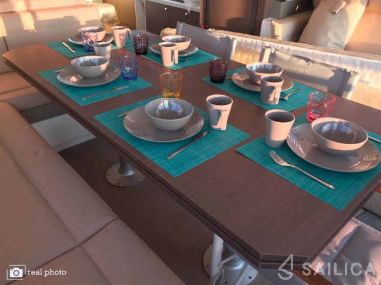 Bali 4.6 - Yacht Charter Sailica