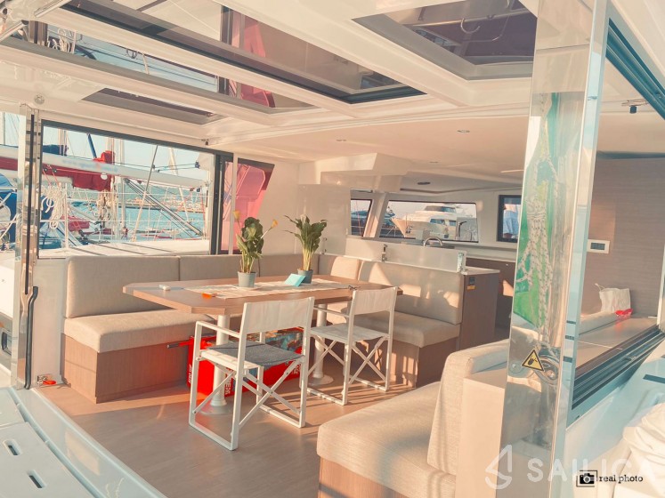 Bali 4.6 - Yacht Charter Sailica