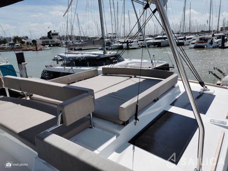 Bali 4.6 - Yacht Charter Sailica