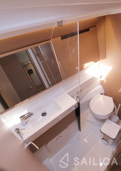 Sun Odyssey 410 - Yacht Charter Sailica