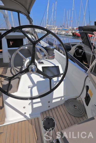 Sun Odyssey 410 - Yacht Charter Sailica