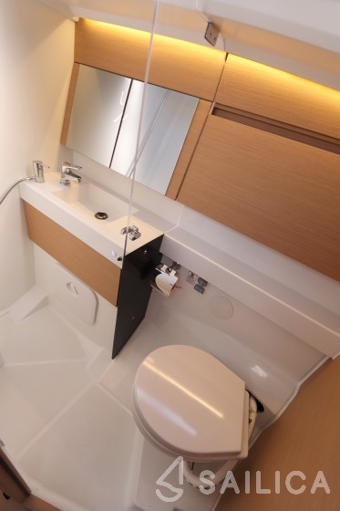 Sun Odyssey 410 - Yacht Charter Sailica