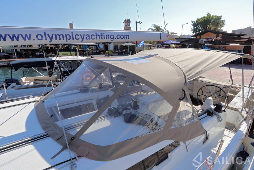 Sun Odyssey 410 - Yacht Charter Sailica