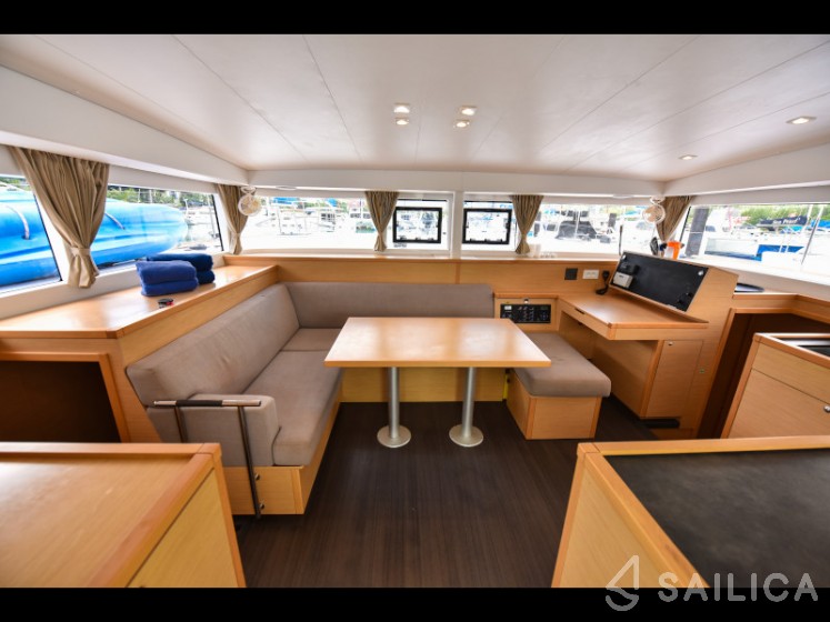 Lagoon 400 S2 - Yacht Charter Sailica
