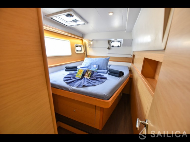 Lagoon 400 S2 - Yacht Charter Sailica