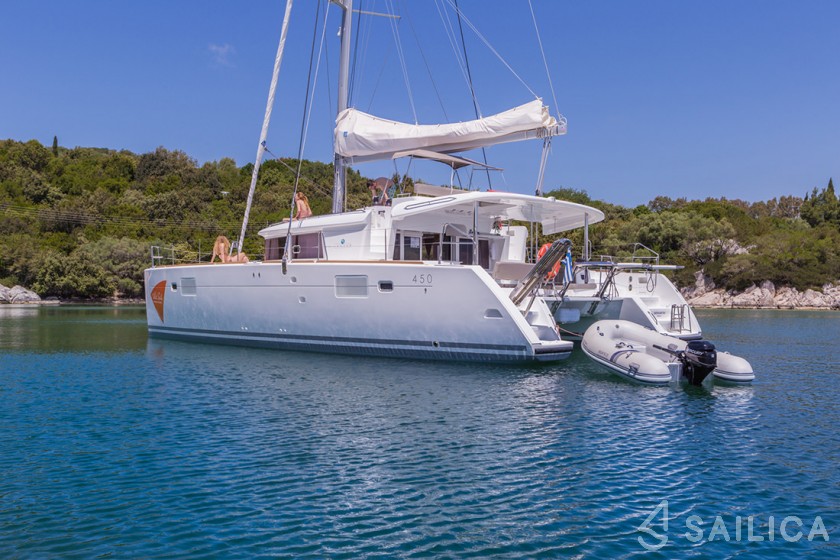 Lagoon 450 - Yacht Charter Sailica