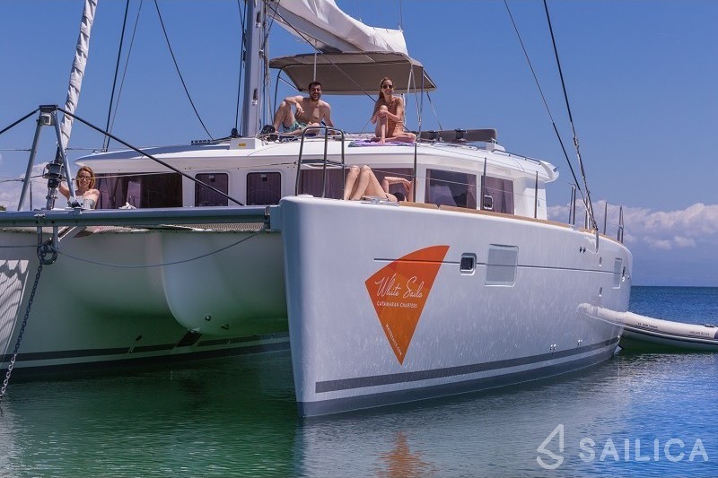 Lagoon 450 - Yacht Charter Sailica