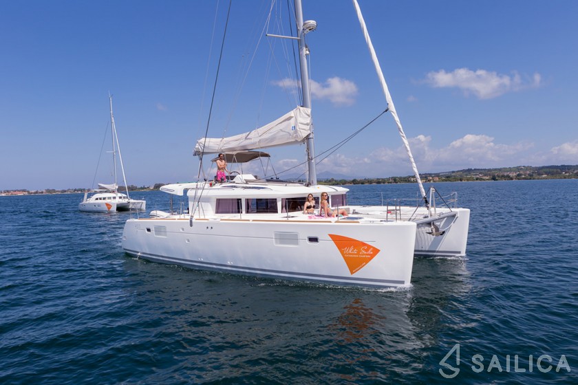 Lagoon 450 - Yacht Charter Sailica