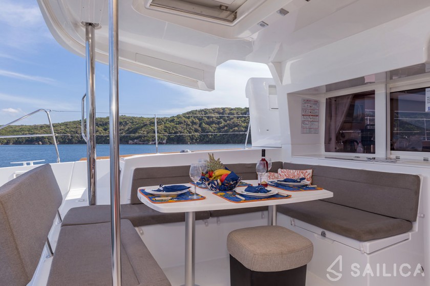 Lagoon 450 - Yacht Charter Sailica