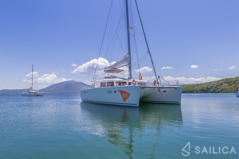Lagoon 450 - Yacht Charter Sailica