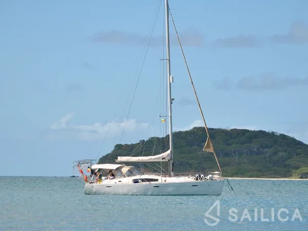 Oceanis 43 - Yacht Charter Sailica